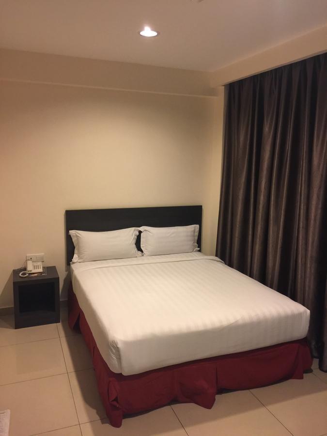 Premierz Hotel Labuan Exterior photo
